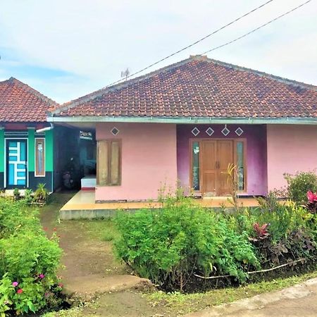 Cikareumbi Villa Lembang Bunda מראה חיצוני תמונה