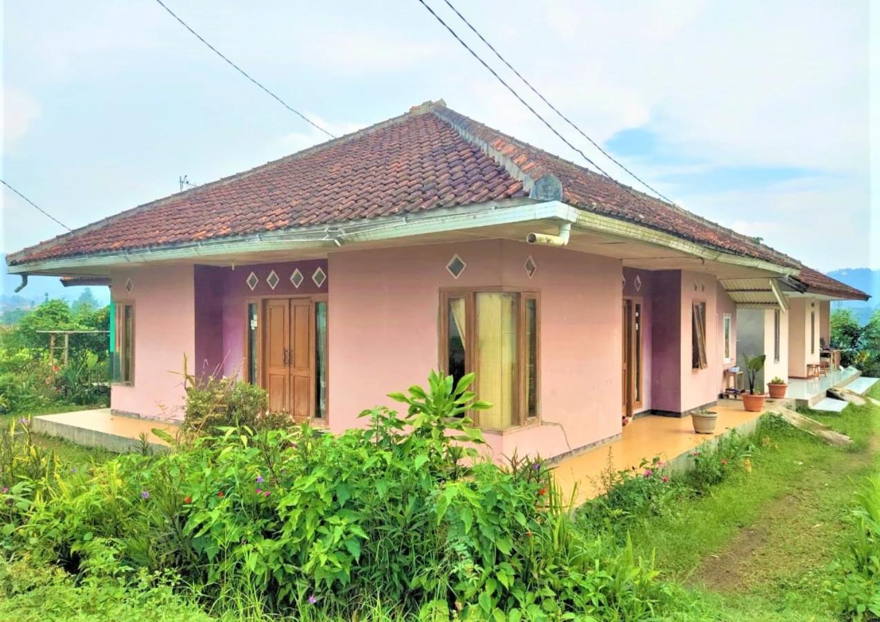 Cikareumbi Villa Lembang Bunda מראה חיצוני תמונה